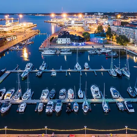 Botel Private Yacht In The Heart Of