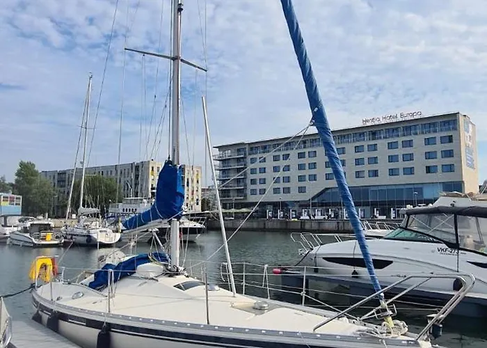 Πλωτό κατάλυμα Private Yacht In The Heart Of