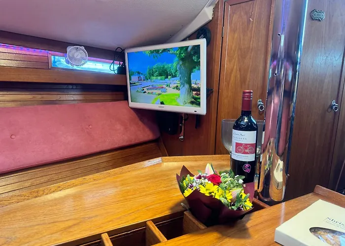 Private Yacht In The Heart Of Πλωτό κατάλυμα *