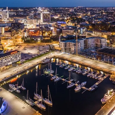 Private Yacht In The Heart Of Hotel en barco Tallin
