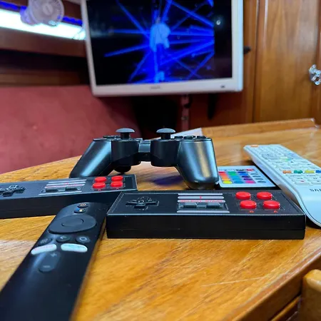 船屋 Private Yacht In The Heart Of *