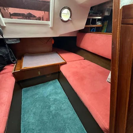 Hotel en barco Private Yacht In The Heart Of *