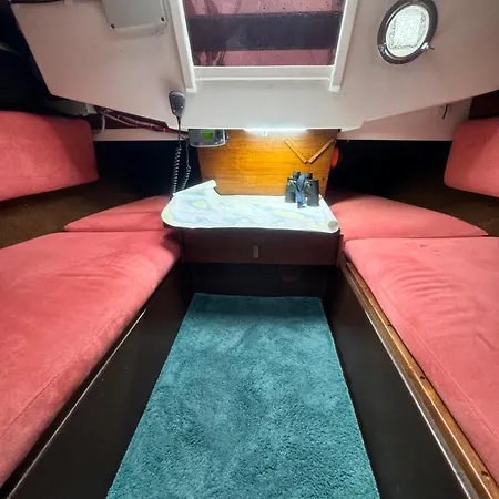 Hotel en barco Private Yacht In The Heart Of