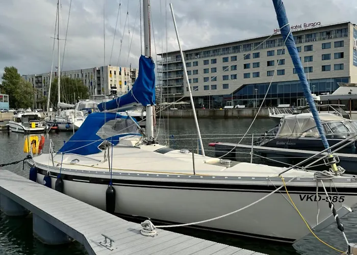 Private Yacht In The Heart Of *